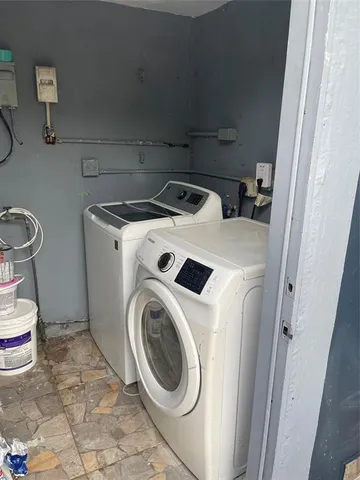 $3,300 | 2459 Dewey Street, Hollywood, FL 33020