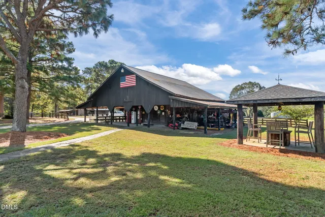 a view of entryway with a front door