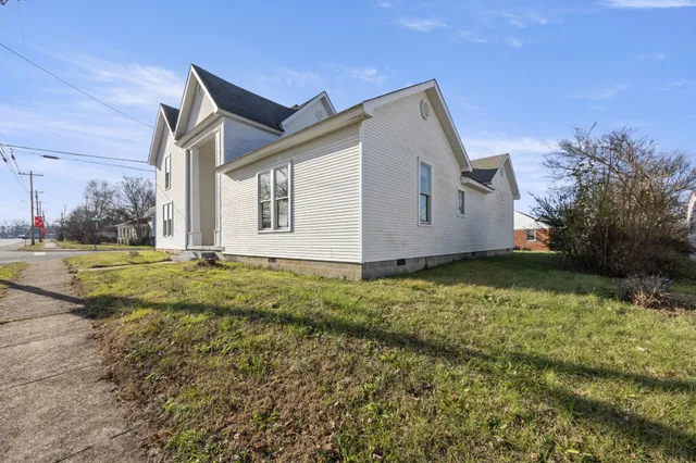 $299,999 | 202 West Main Street, Decherd, TN 37324