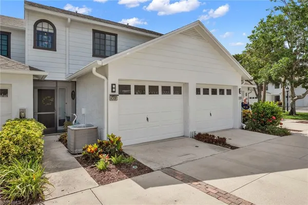 $429,900 | 870 Meadowland Drive, Unit F, Naples, FL 34108
