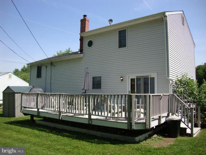 Very nice large deck