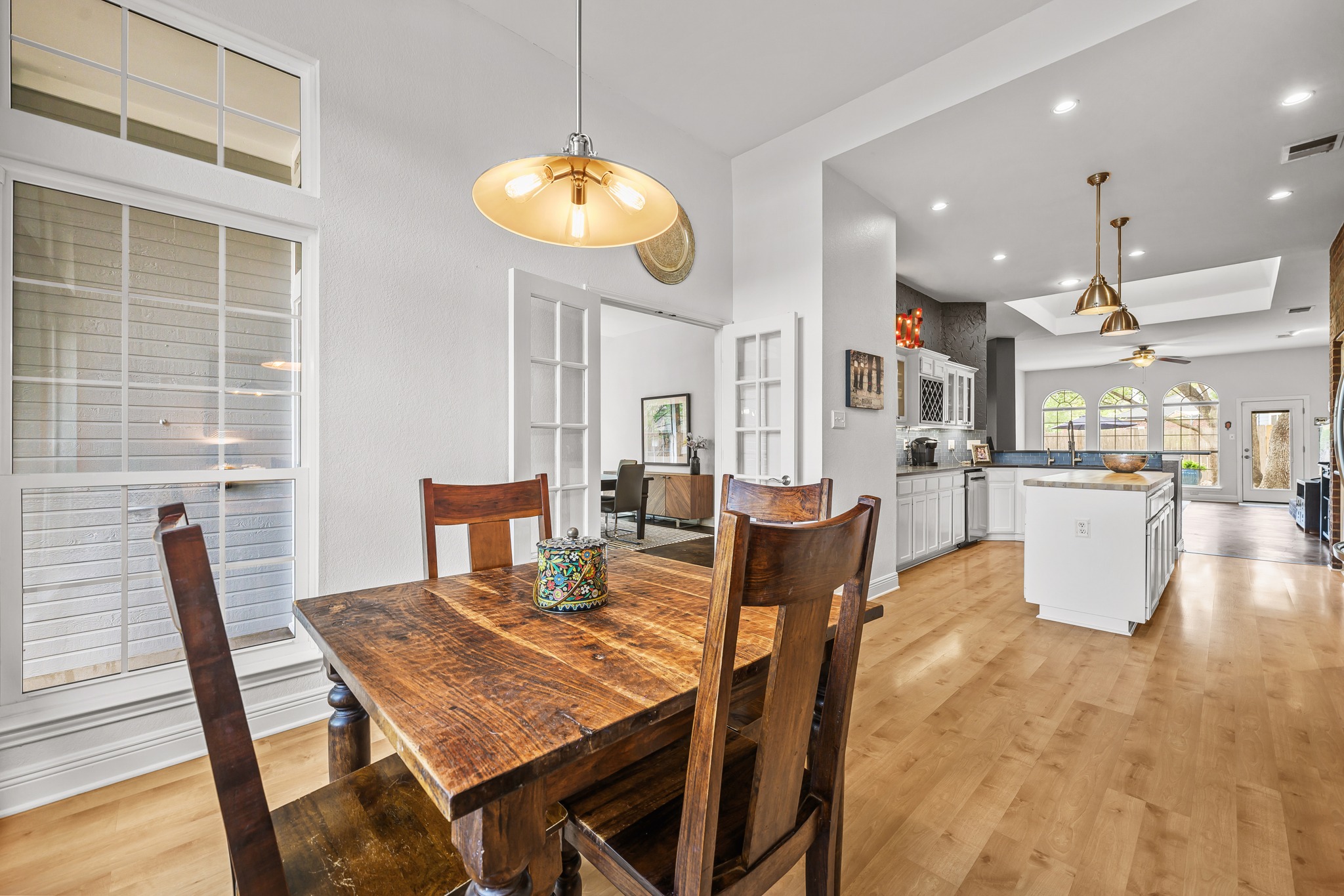 4801 Counts Cove Austin, TX 78749 - Photo 38 of 40 a view of a dining room with furniture