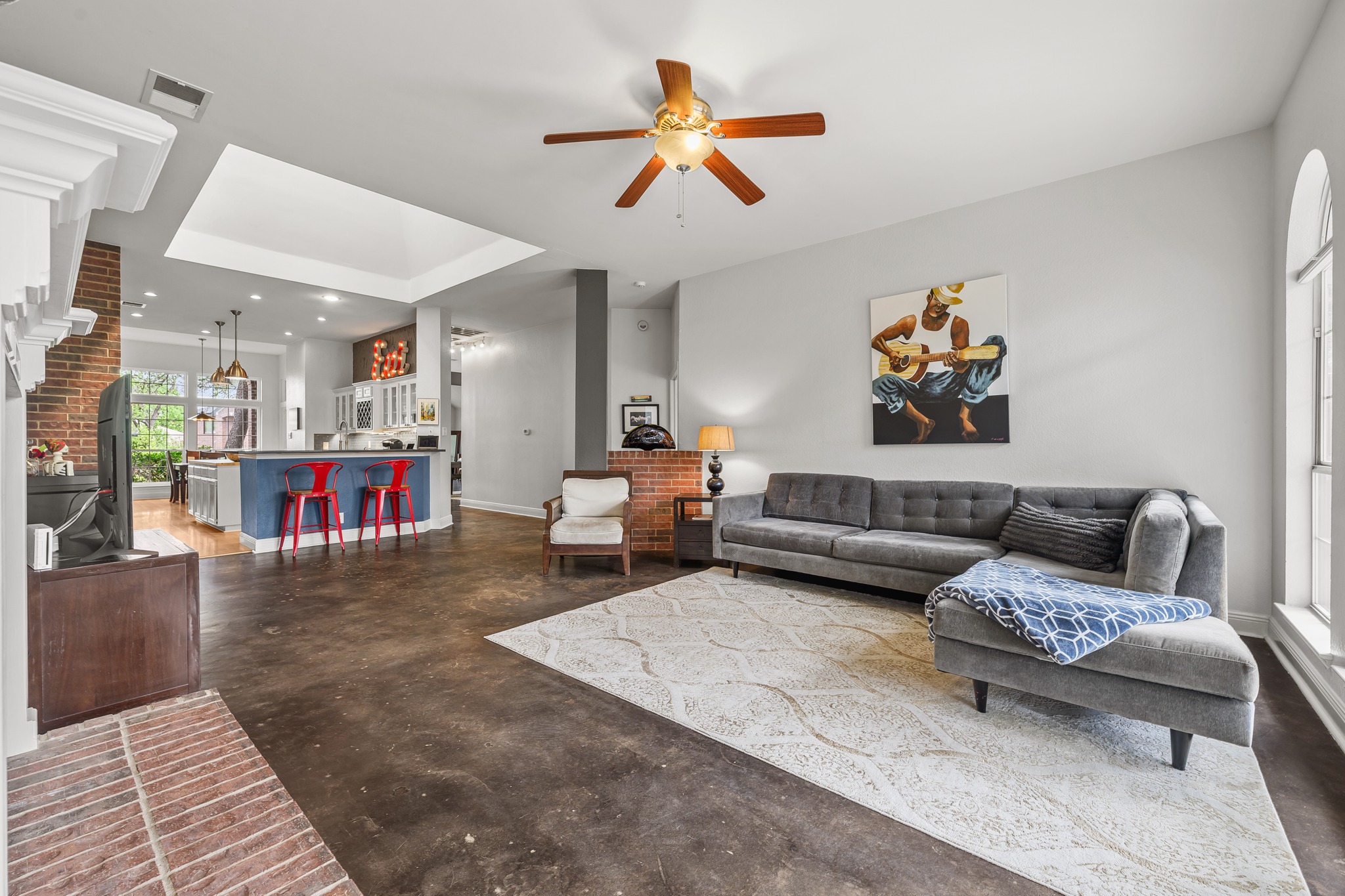4801 Counts Cove Austin, TX 78749 - Photo 10 of 40 a living room with furniture and kitchen view