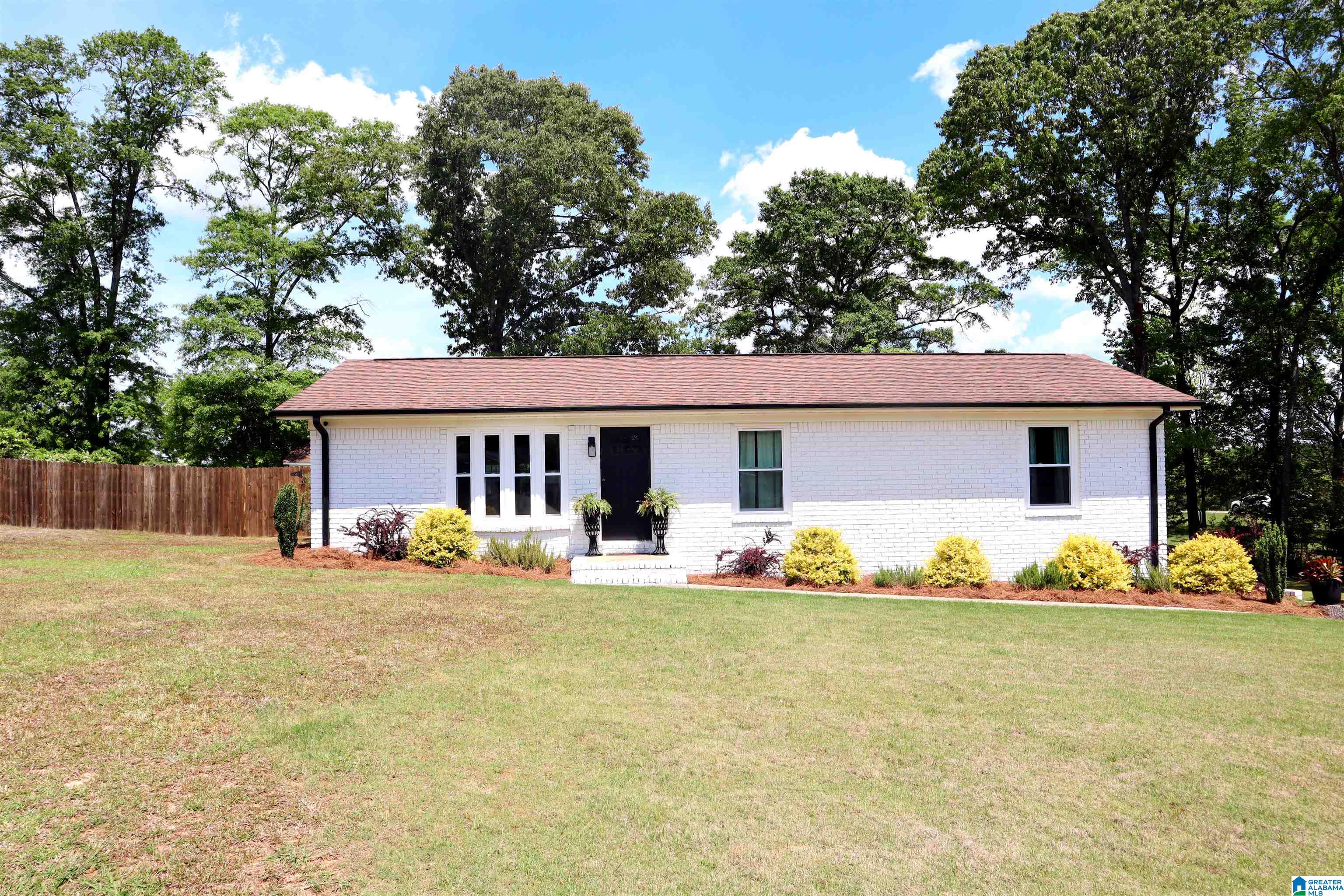 110 Crestview Drive Clanton, AL 35045 - Photo 1 of 20