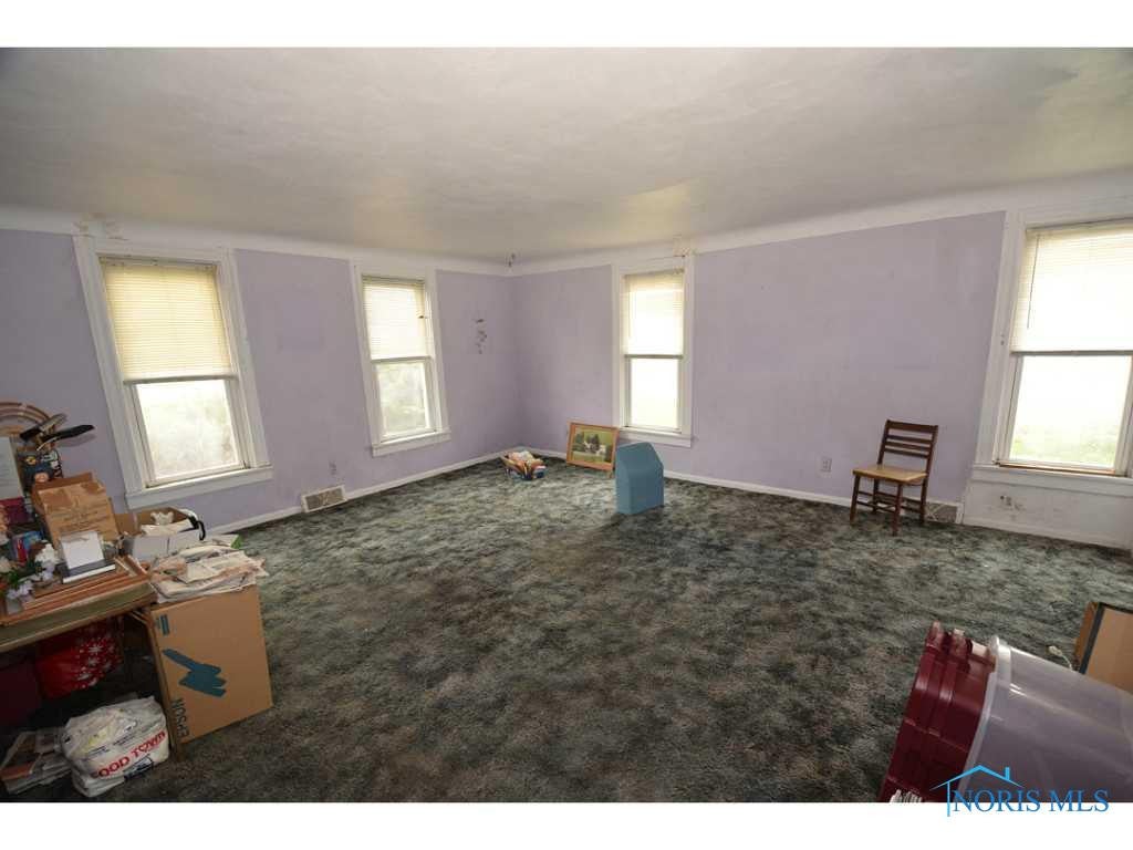 5741 Cedar Point Road Oregon, OH 43616 - Photo 4 of 17 Living Room.