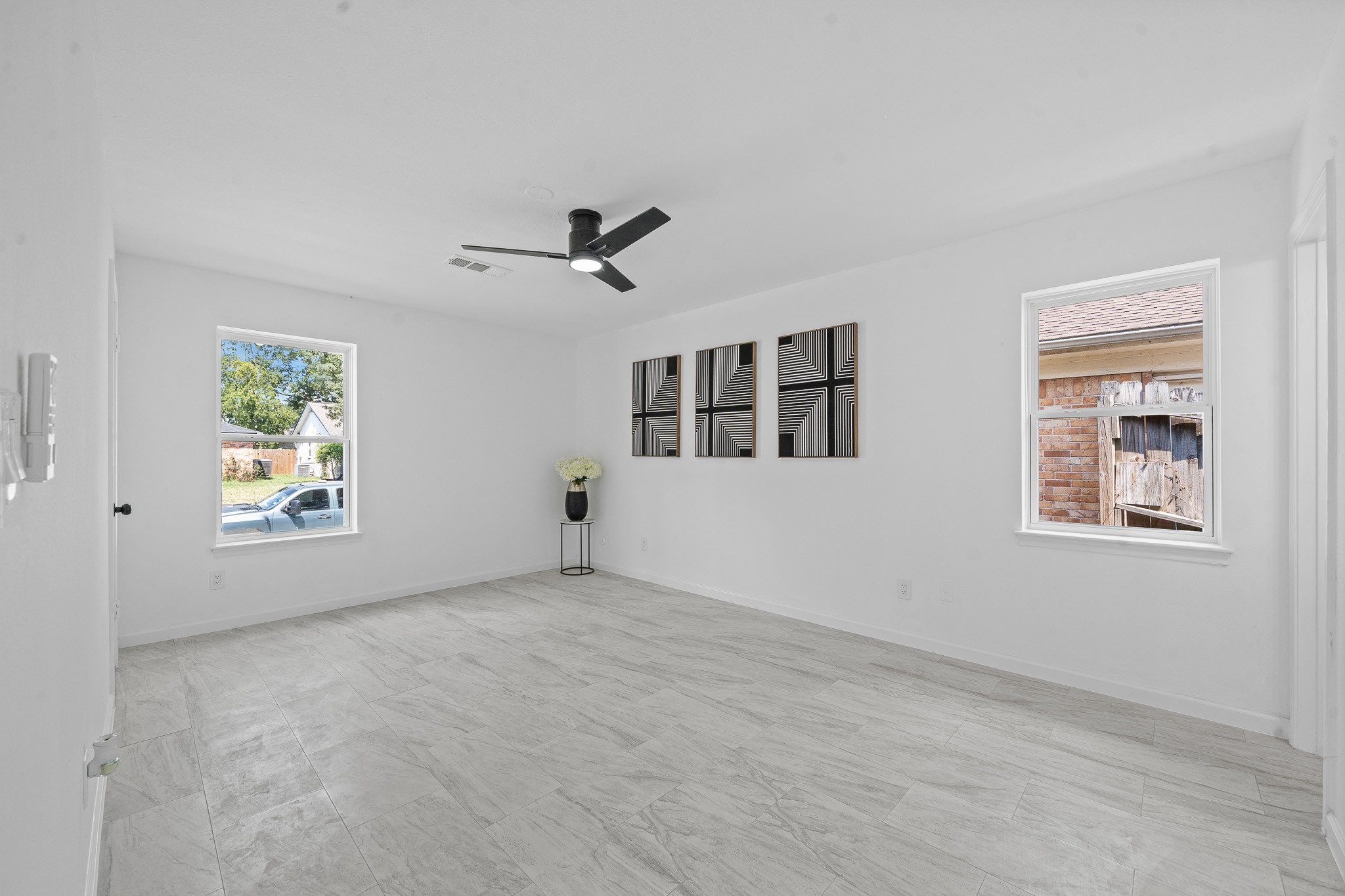 15415 West Hampton Circle Houston, TX 77071 - Photo 28 of 35 a view of an empty room with a window