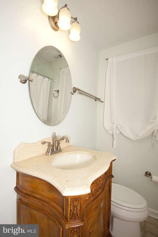 1314 Heather Hill Road Baltimore, MD 21239 - Photo 13 of 25 Bath