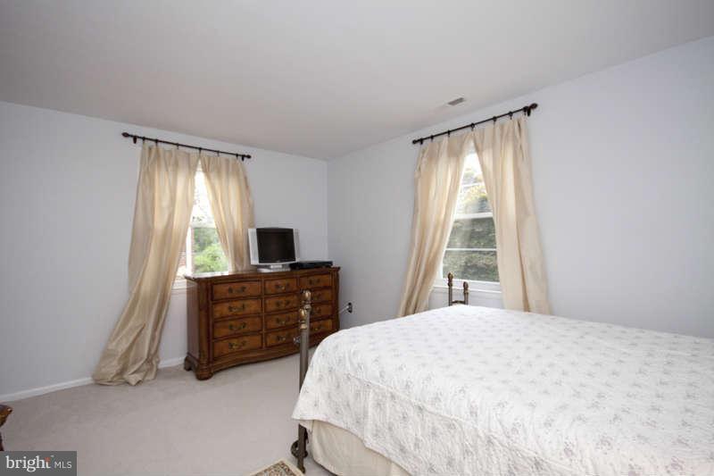 1314 Heather Hill Road Baltimore, MD 21239 - Photo 18 of 25 Bedroom Master