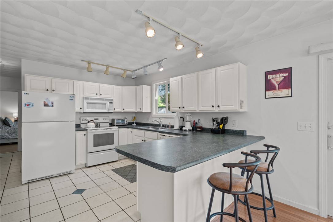 40 Conanicus Road Narragansett, RI 02882 - Photo 32 of 49 Downstairs