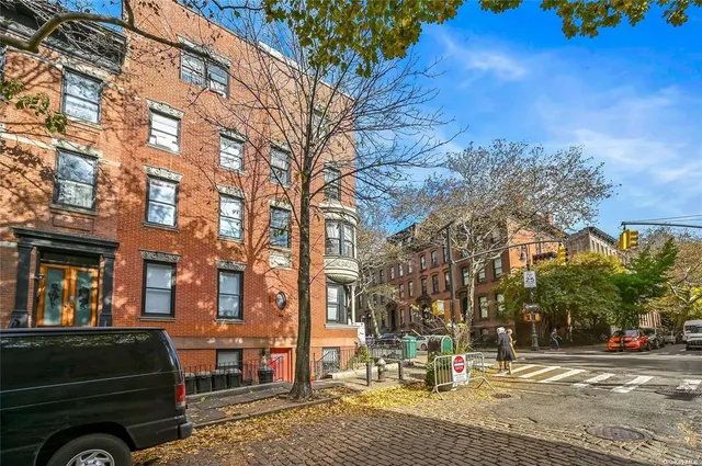$2,499,999 | 260 Hicks Street | Brooklyn Heights