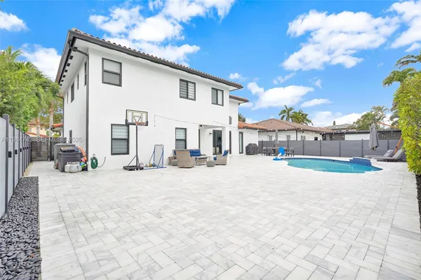 $1,550,000 | 7993 Northwest 161st Terrace, Miami Lakes, FL 33016