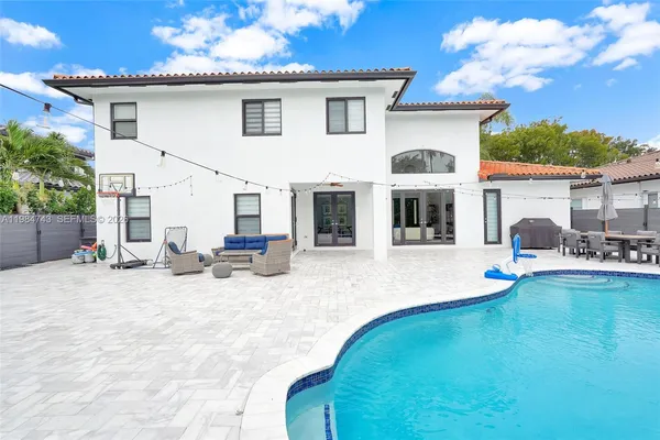 $1,550,000 | 7993 Northwest 161st Terrace, Miami Lakes, FL 33016