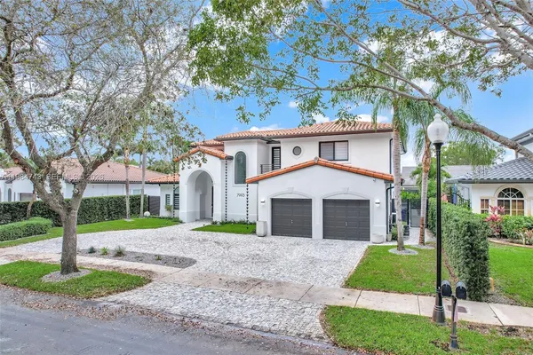 $1,550,000 | 7993 Northwest 161st Terrace, Miami Lakes, FL 33016