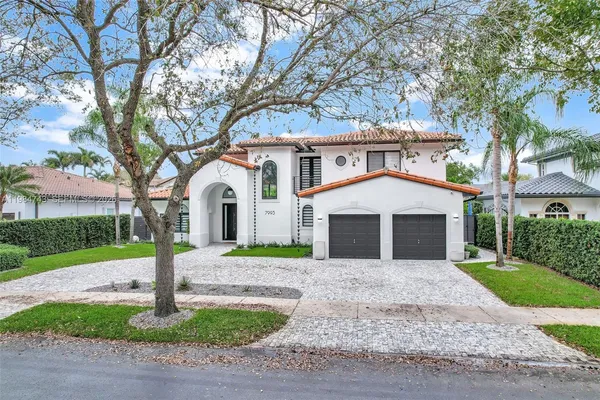 $1,550,000 | 7993 Northwest 161st Terrace, Miami Lakes, FL 33016