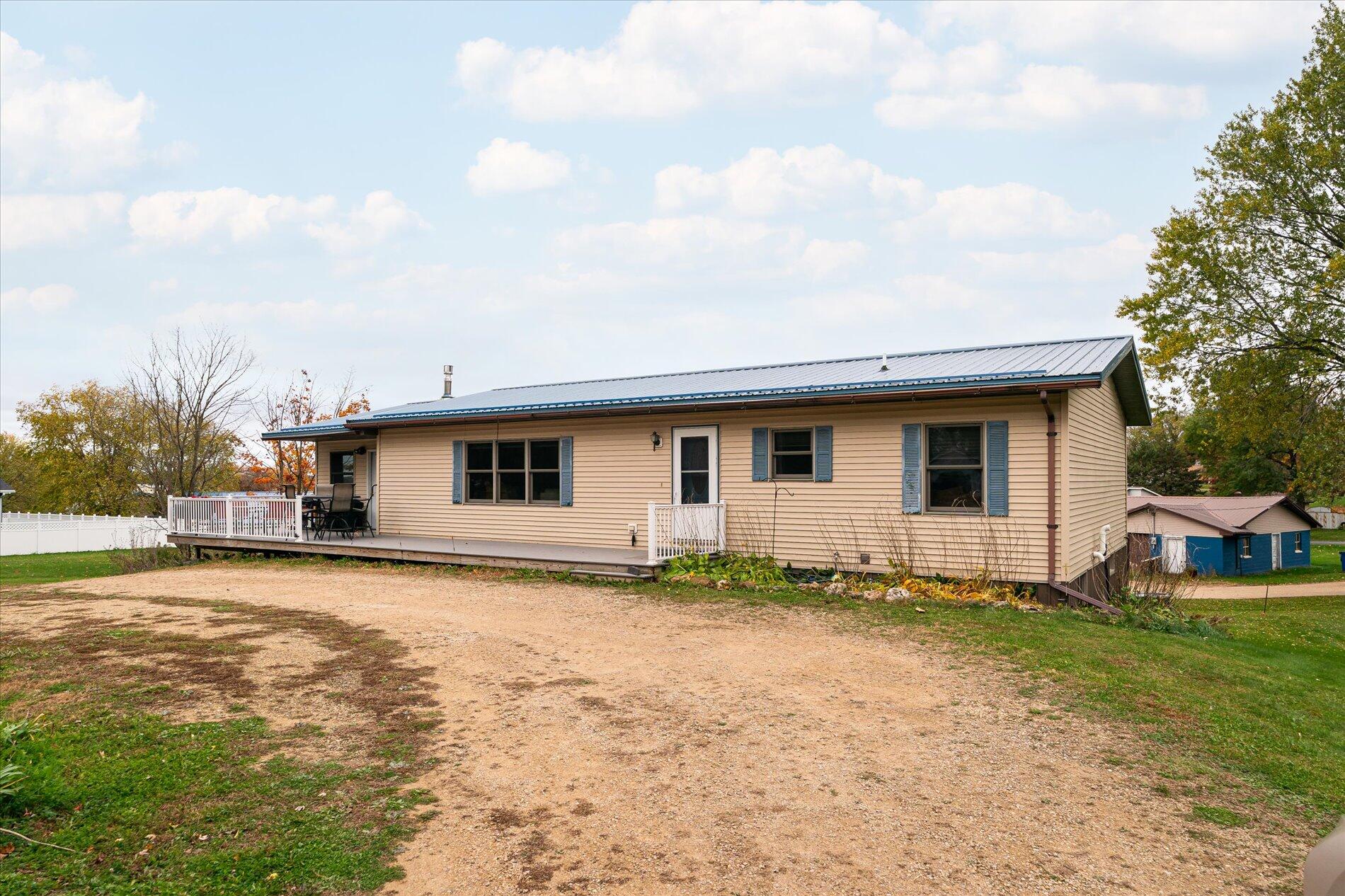 215 Coon Prairie Ave - Westby, WI