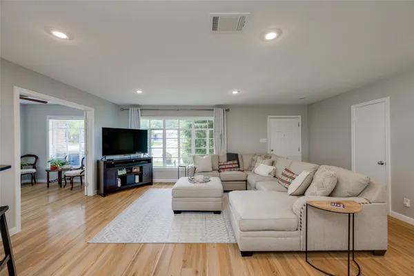 $3,250 | 6002 Cary Drive, Austin, TX 78757