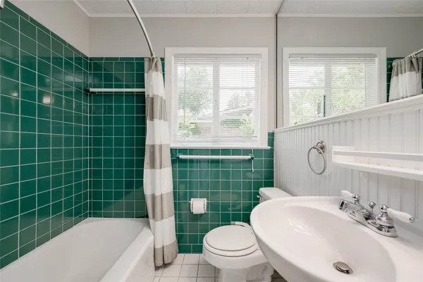 $3,250 | 6002 Cary Drive, Austin, TX 78757