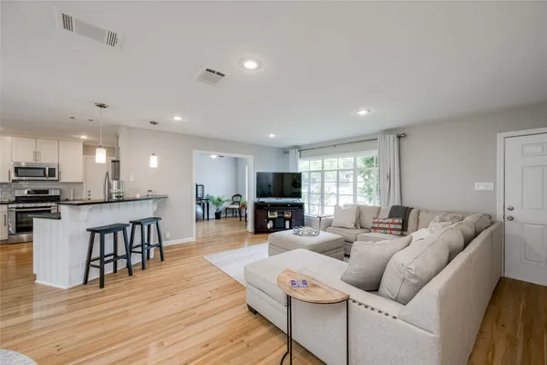 $3,250 | 6002 Cary Drive, Austin, TX 78757