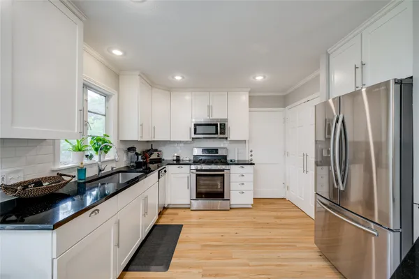 $3,250 | 6002 Cary Drive, Austin, TX 78757