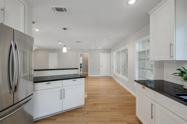 $3,250 | 6002 Cary Drive, Austin, TX 78757