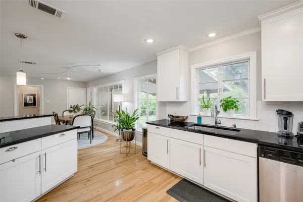 $3,250 | 6002 Cary Drive, Austin, TX 78757