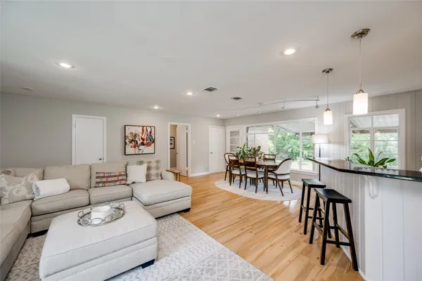 $3,250 | 6002 Cary Drive, Austin, TX 78757