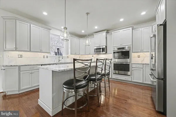 $725,000 | 230 Ironstone Lane, Elverson, PA 19520