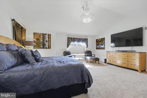 $725,000 | 230 Ironstone Lane, Elverson, PA 19520