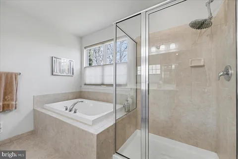 $725,000 | 230 Ironstone Lane, Elverson, PA 19520