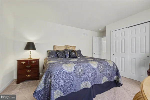 $725,000 | 230 Ironstone Lane, Elverson, PA 19520