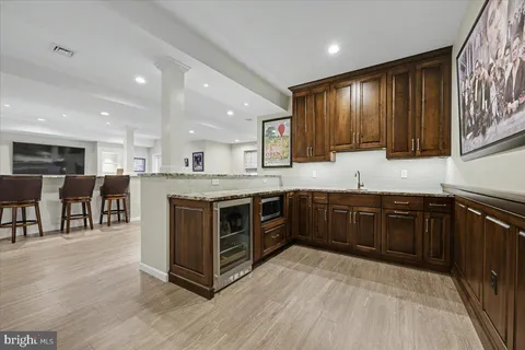 $725,000 | 230 Ironstone Lane, Elverson, PA 19520