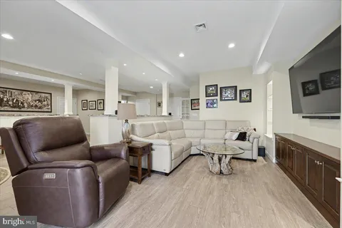 $725,000 | 230 Ironstone Lane, Elverson, PA 19520