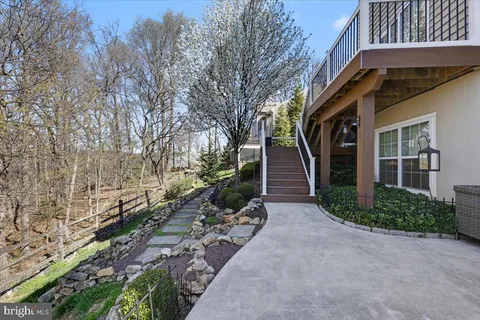 $725,000 | 230 Ironstone Lane, Elverson, PA 19520