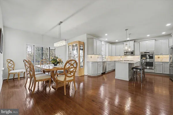 $725,000 | 230 Ironstone Lane, Elverson, PA 19520