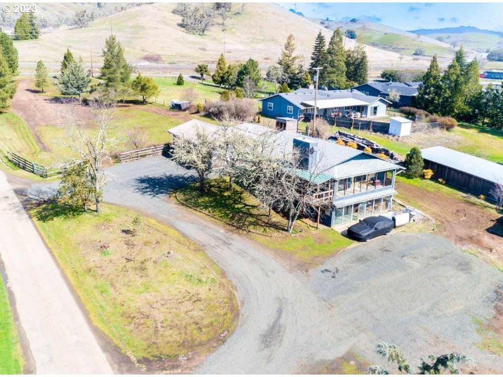 186 Bell Ranch Lane Roseburg, OR 97470 - Photo 5 of 32 Gallery Image 5