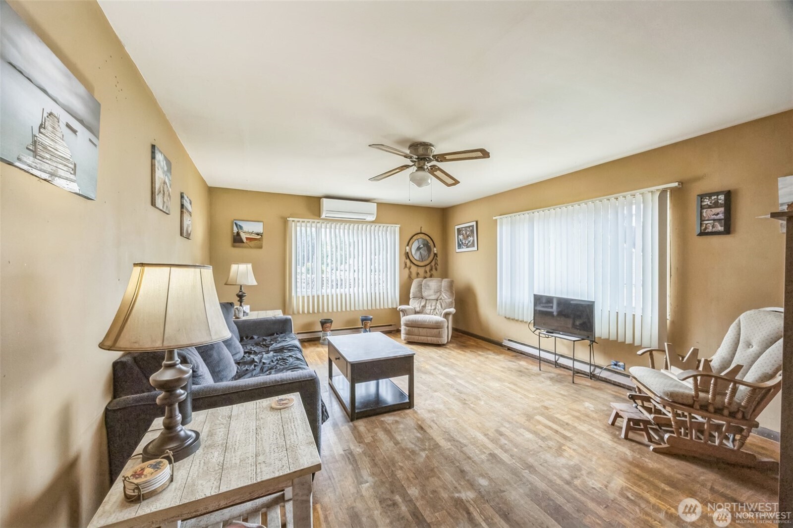112 South 2nd Street Pe Ell, WA 98572 - Photo 3 of 12 a living room with furniture