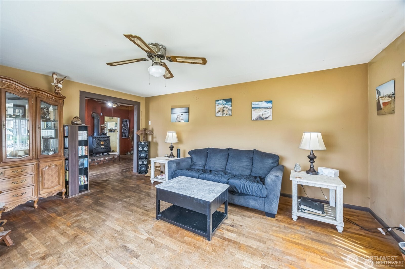 112 South 2nd Street Pe Ell, WA 98572 - Photo 4 of 12 a living room with furniture and kitchen view