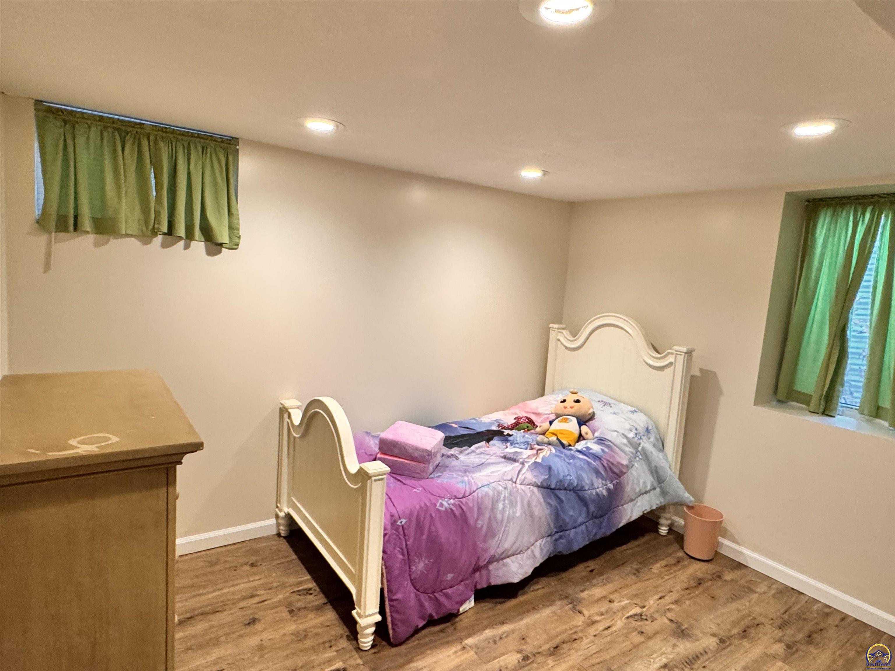 5625 Southwest 16th Street Topeka, KS 66604 - Photo 12 of 20