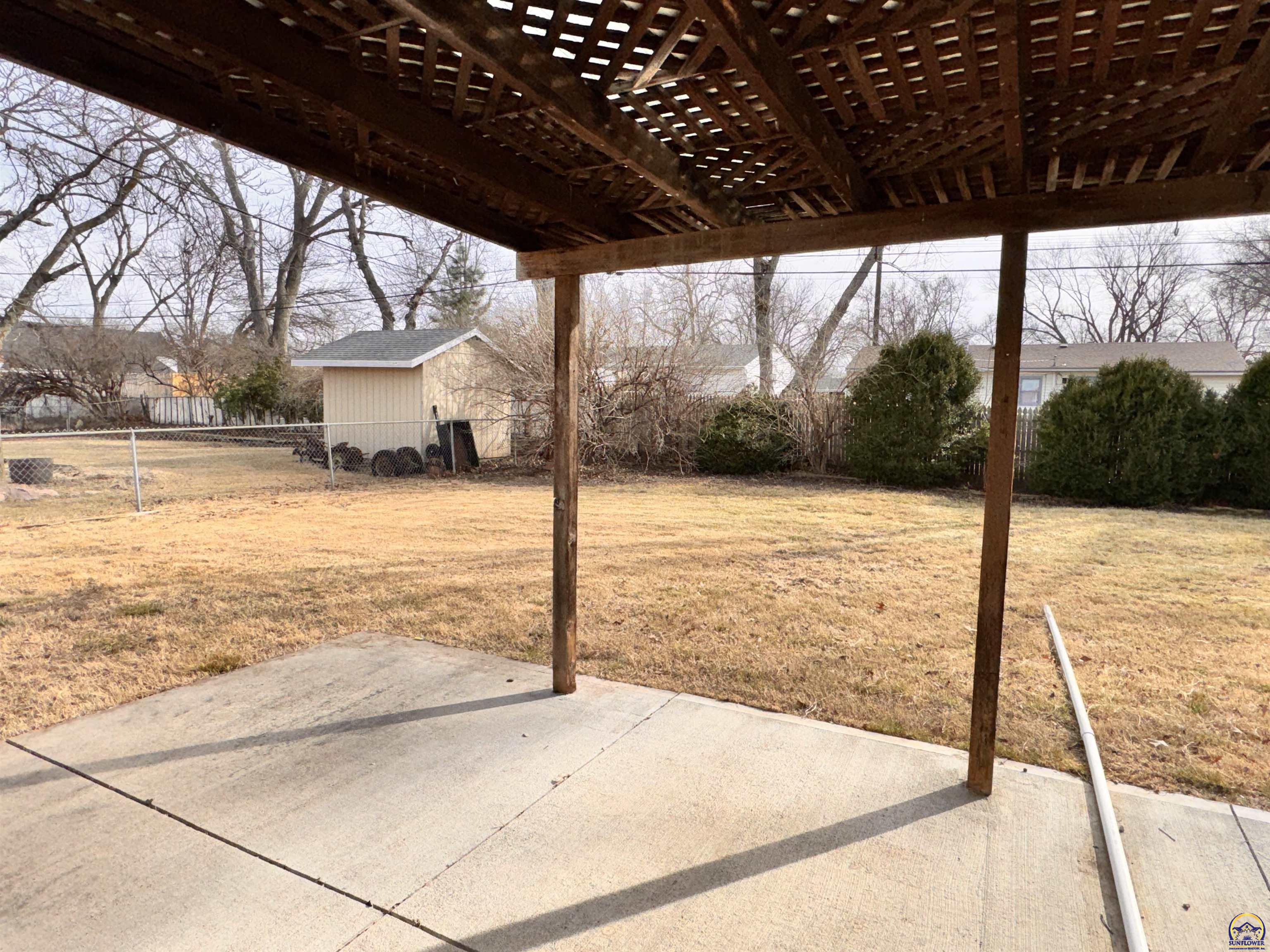 5625 Southwest 16th Street Topeka, KS 66604 - Photo 18 of 20