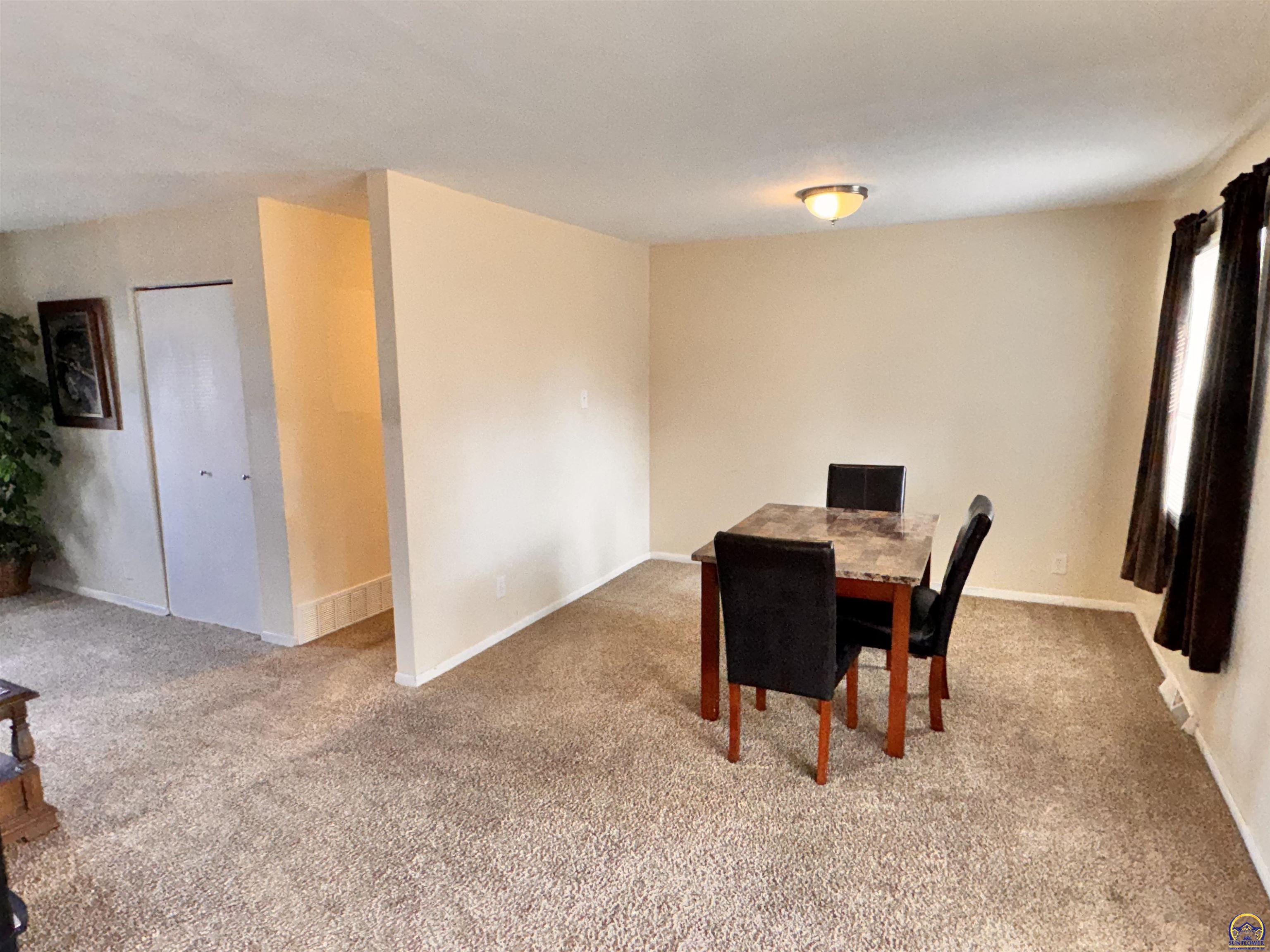 5625 Southwest 16th Street Topeka, KS 66604 - Photo 5 of 20