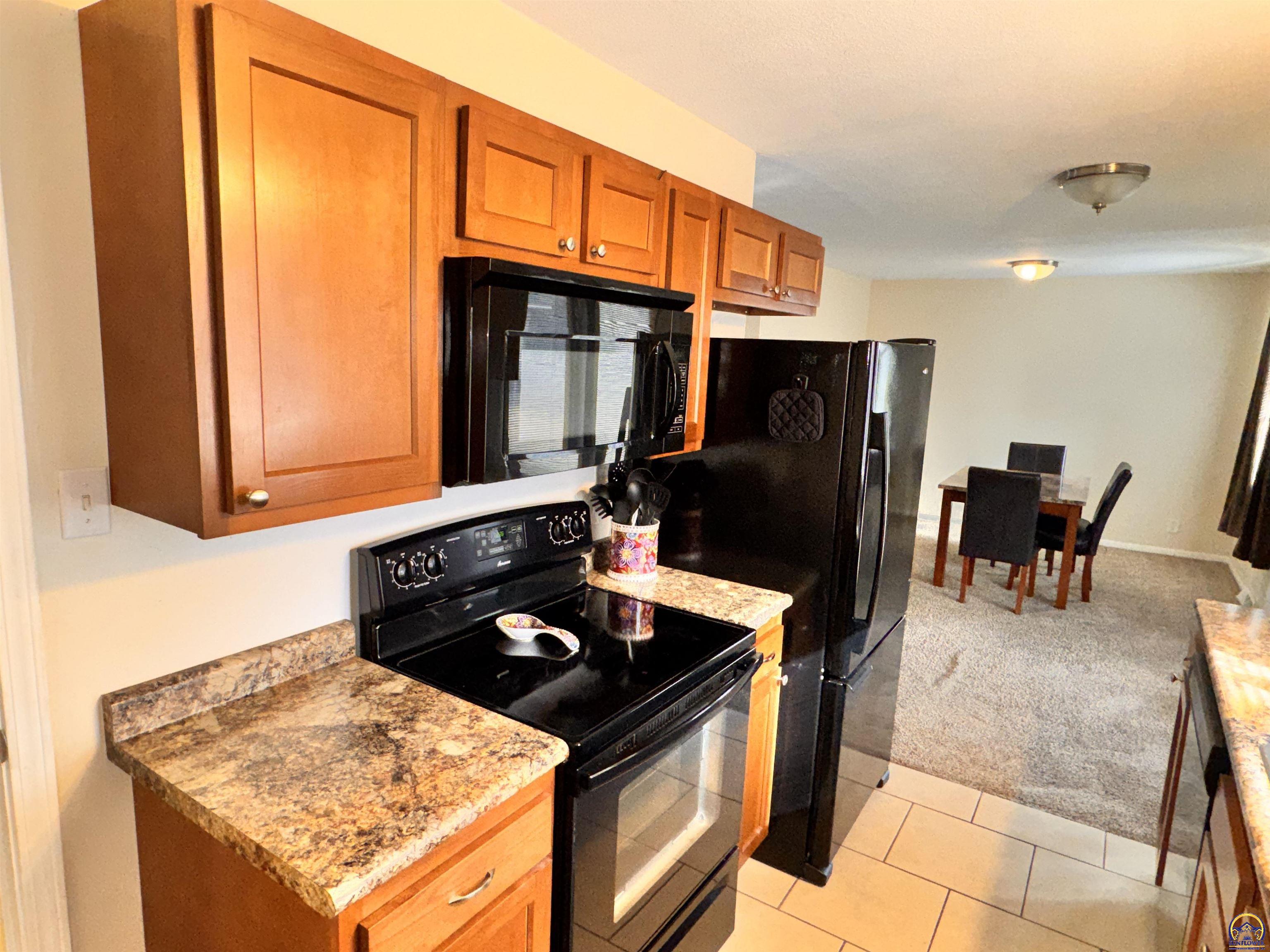 5625 Southwest 16th Street Topeka, KS 66604 - Photo 7 of 20