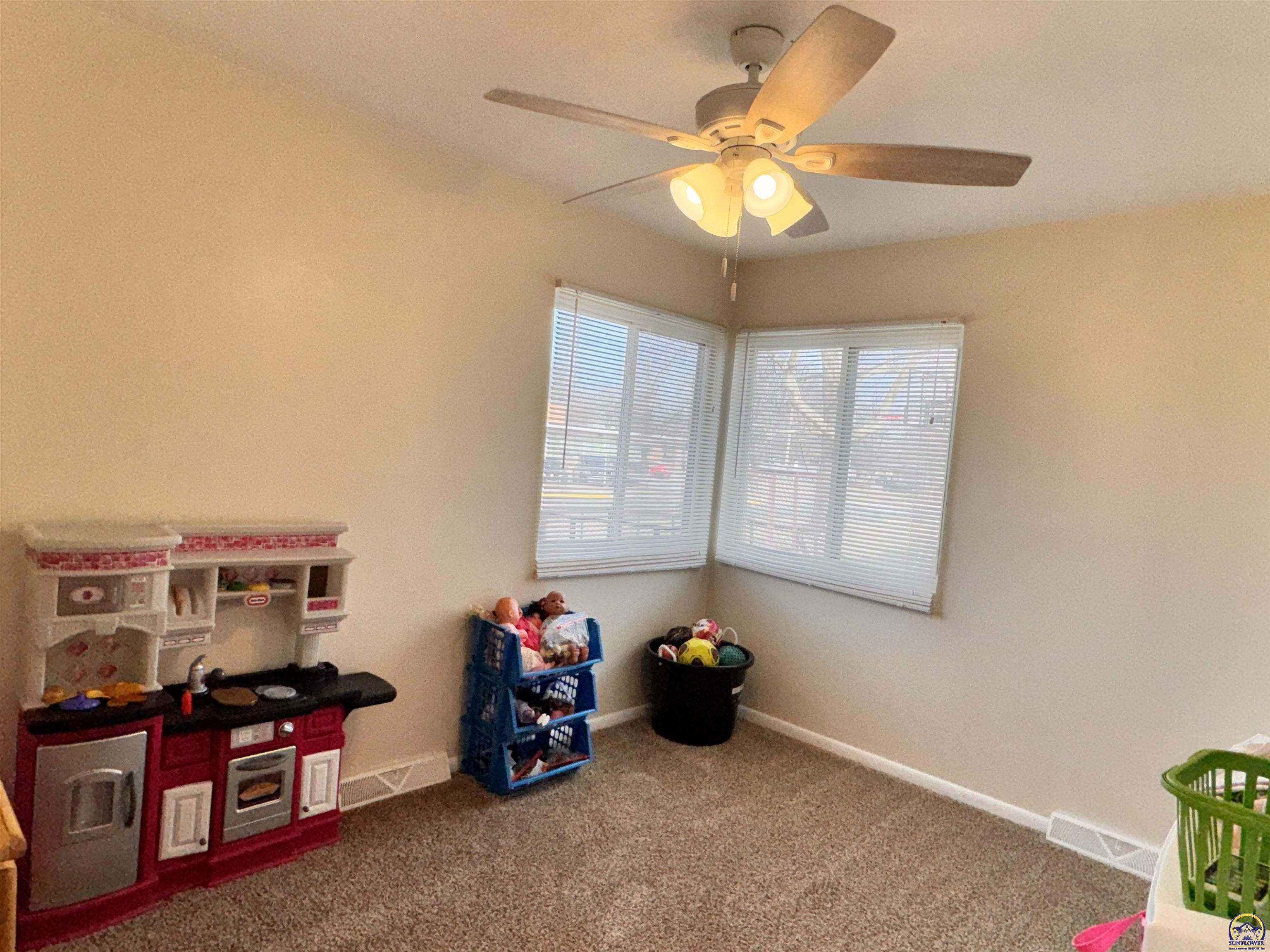 5625 Southwest 16th Street Topeka, KS 66604 - Photo 9 of 20