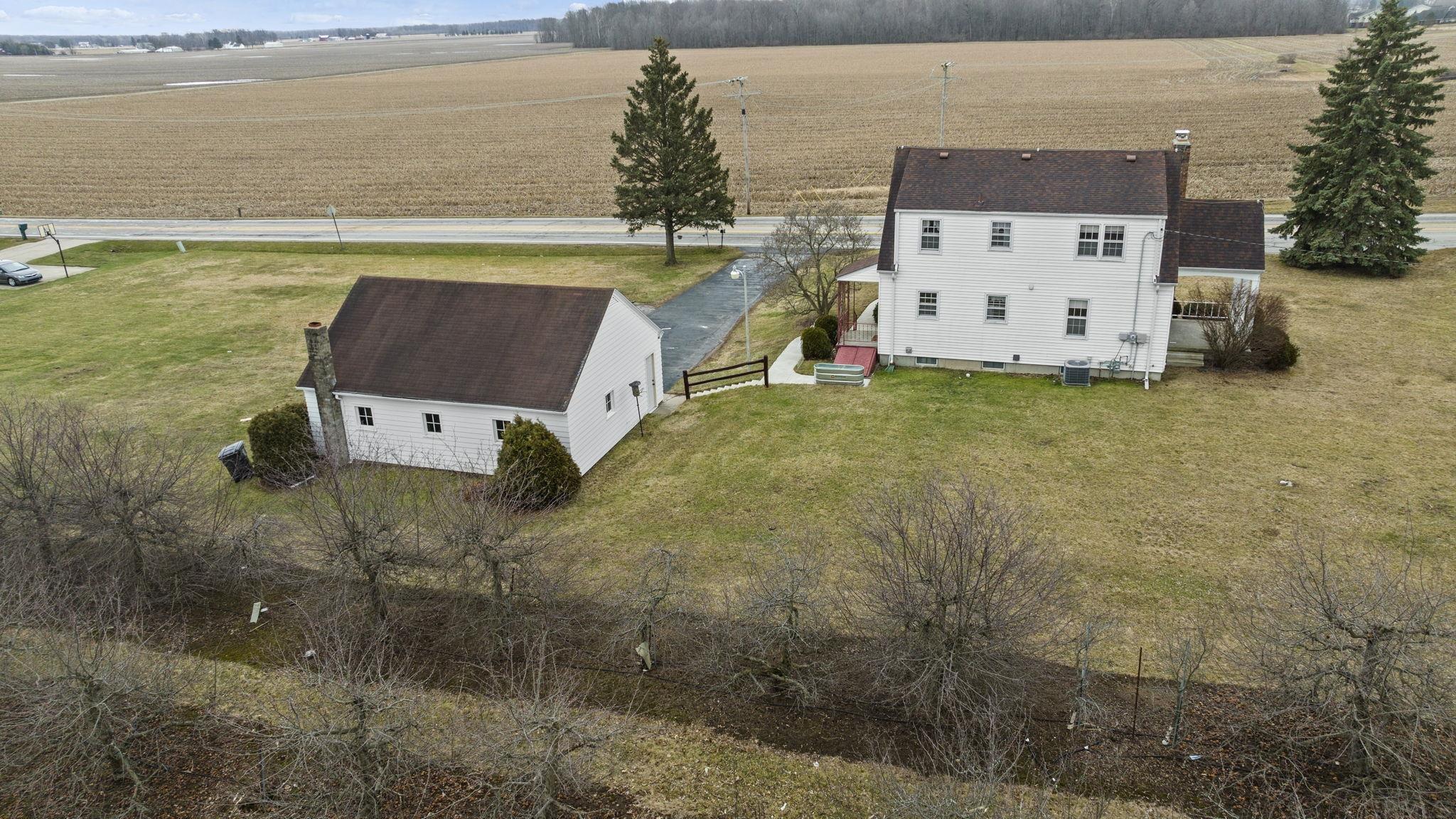 9855 Stellhorn Road Fort Wayne, IN 46815 - Photo 3 of 36