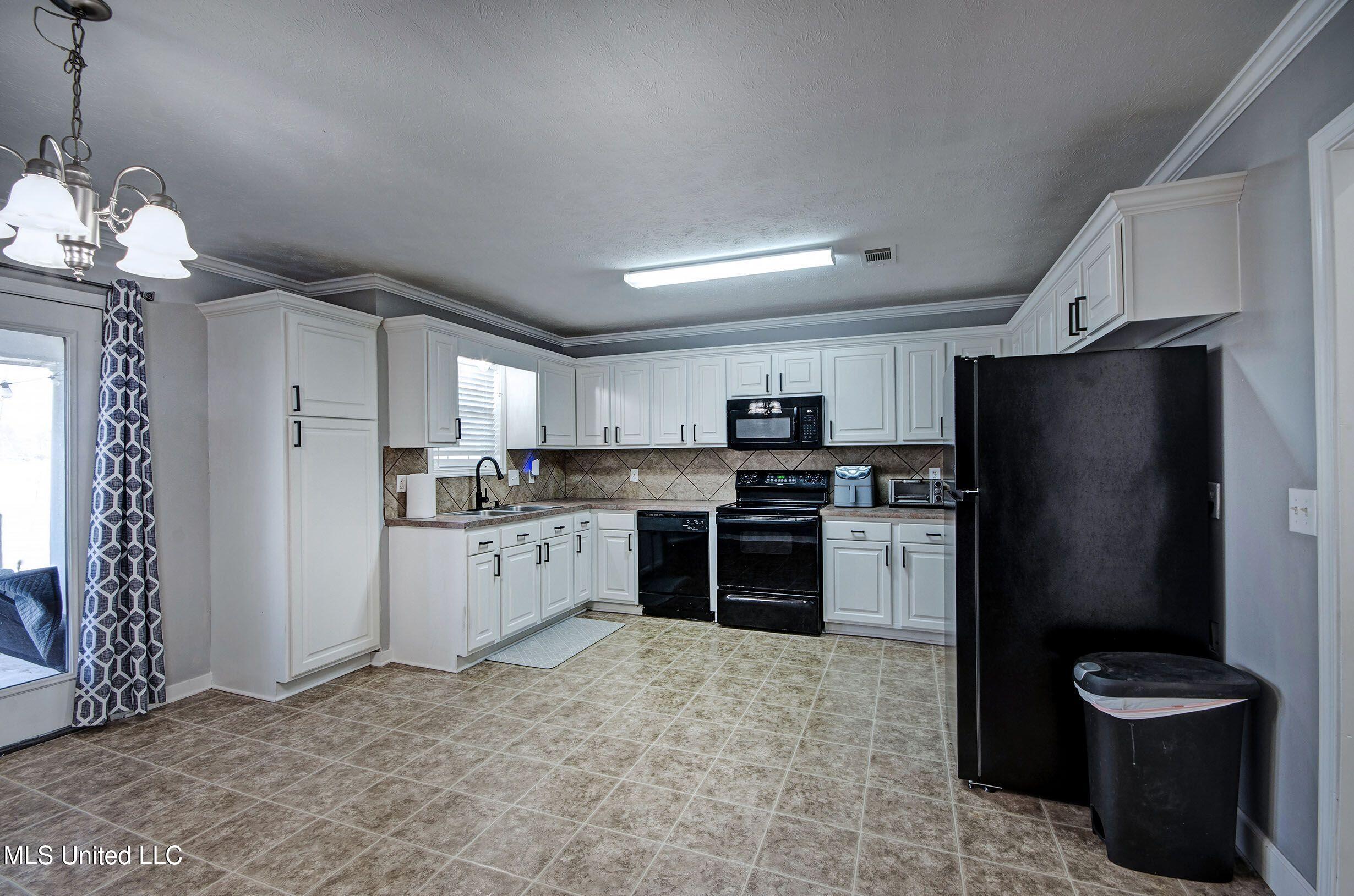 625 Post Oak Place Pearl, MS 39208 - Photo 10 of 24 post oak kitchen