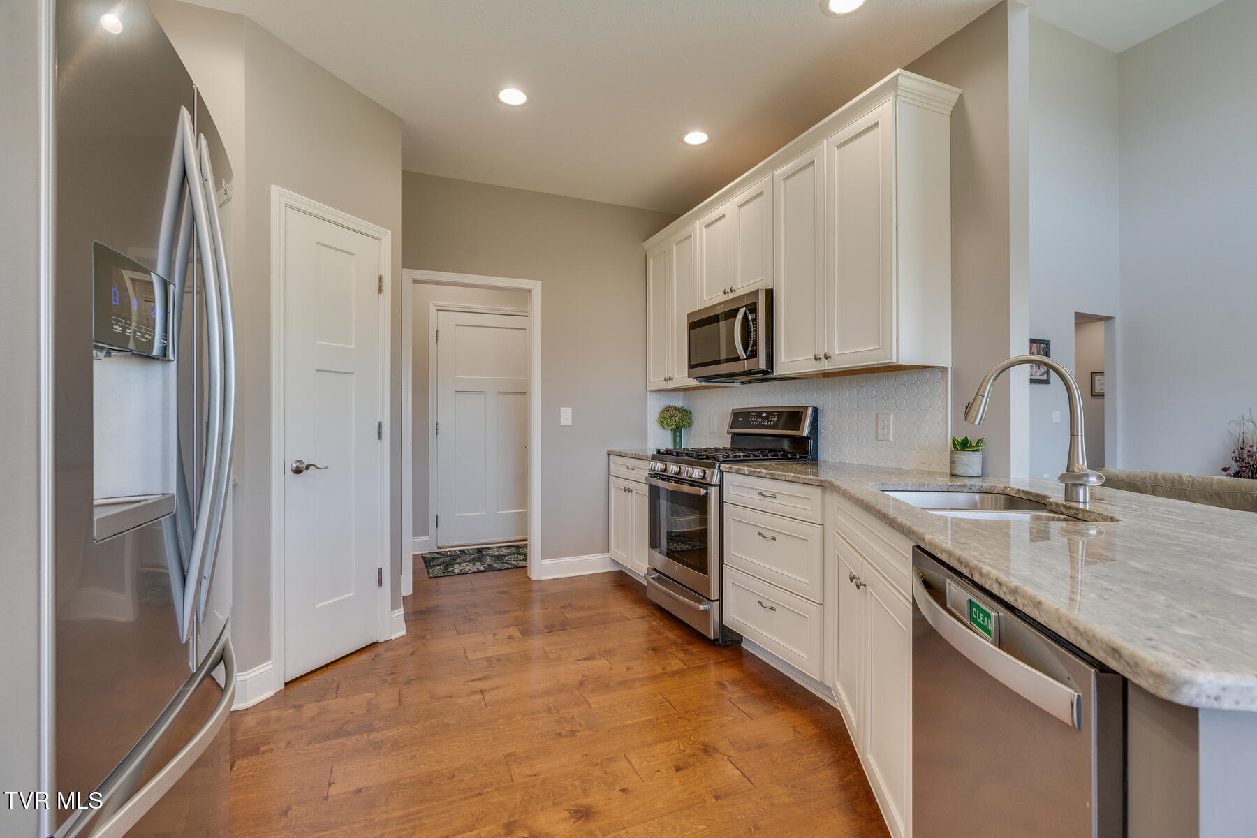3675 Holly Creek Road Greeneville, TN 37745 - Photo 13 of 47 013