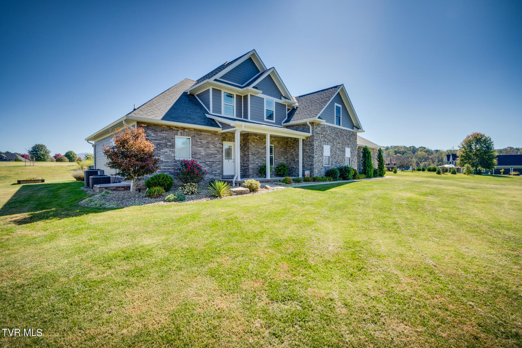 3675 Holly Creek Road Greeneville, TN 37745 - Photo 2 of 47 002