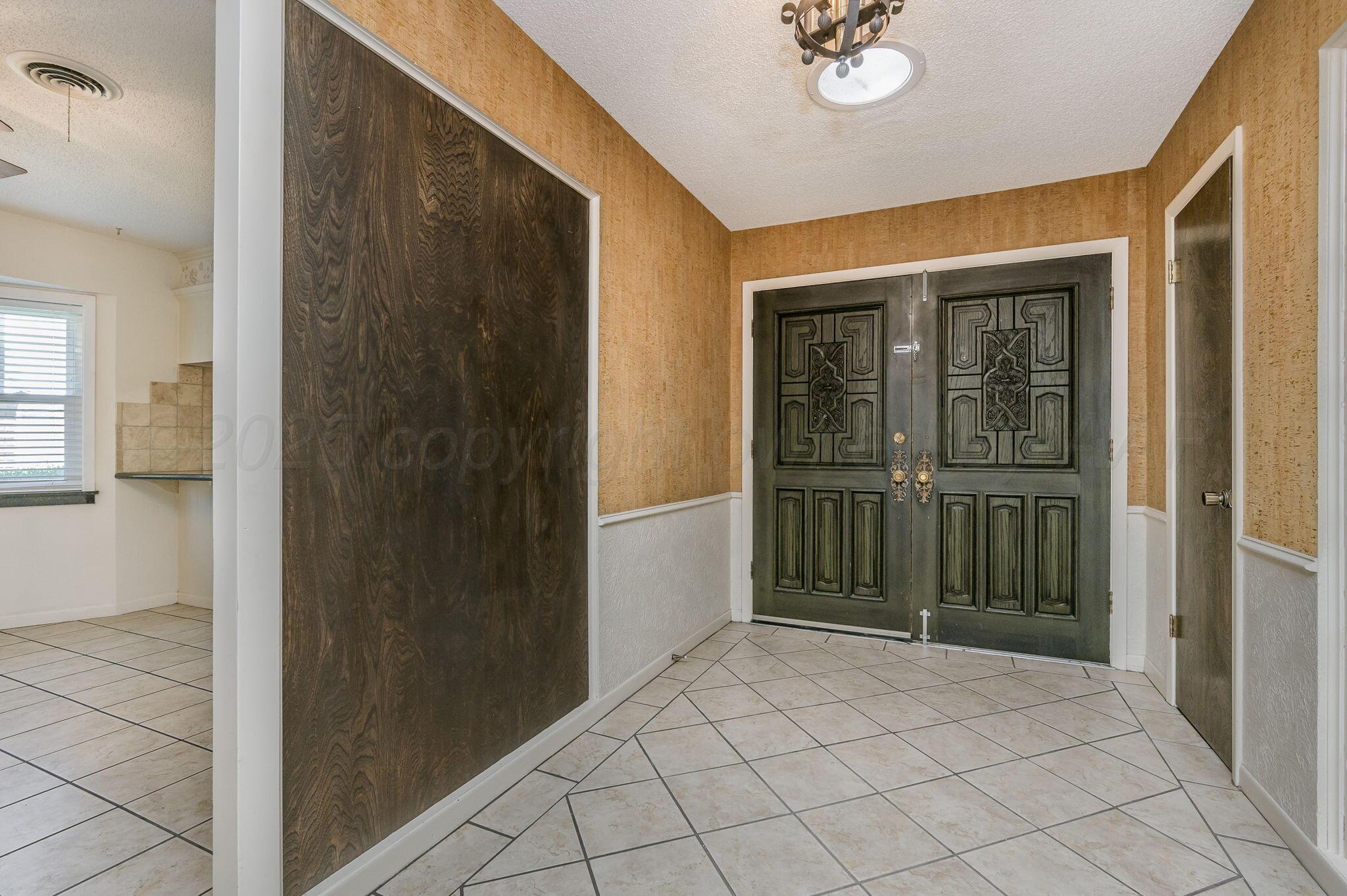 1102 Creekmere Drive Canyon, TX 79015 - Photo 2 of 29 a view of entryway with a livingroom