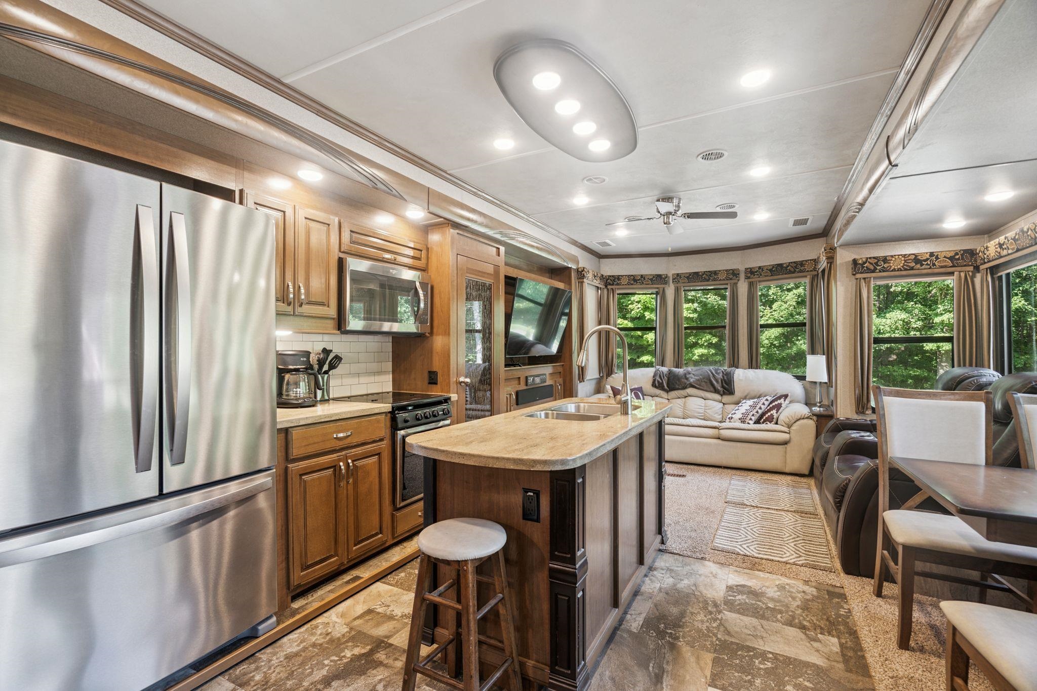 184 Pocahontas Lane, Unit 184 Rochester, NH 03867 - Photo 5 of 50