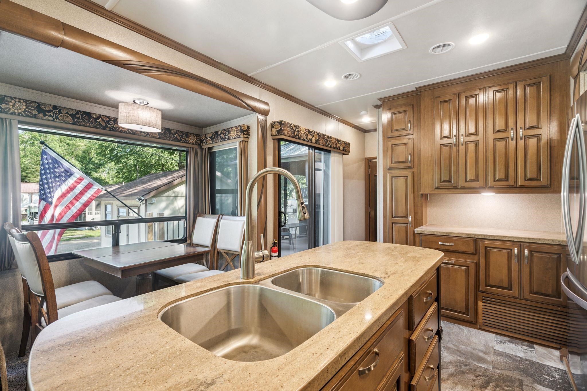 184 Pocahontas Lane, Unit 184 Rochester, NH 03867 - Photo 6 of 50