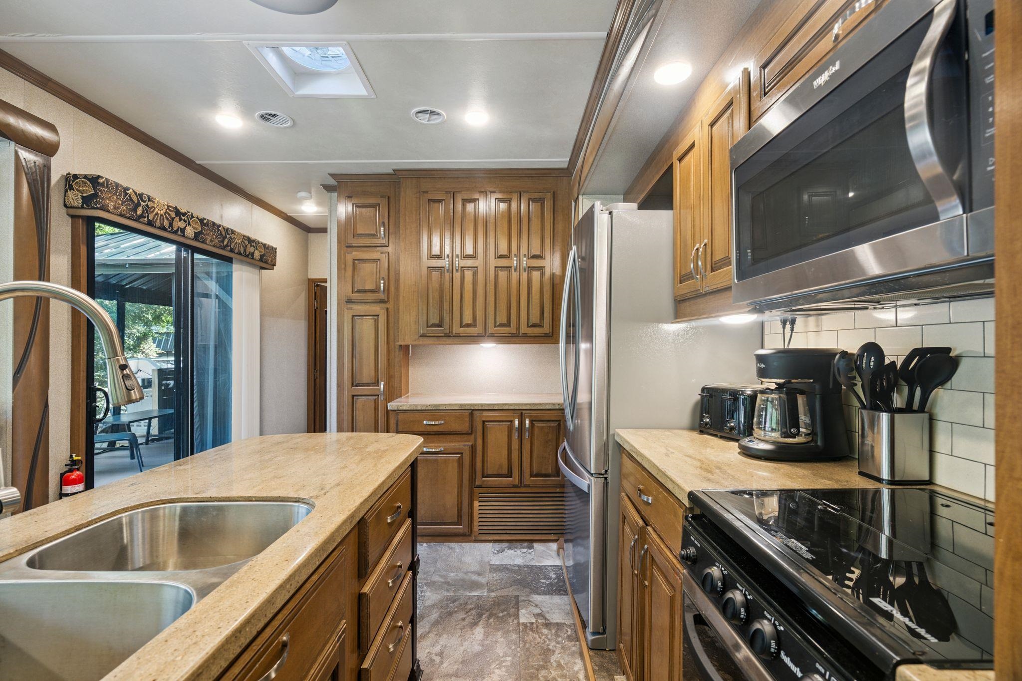 184 Pocahontas Lane, Unit 184 Rochester, NH 03867 - Photo 7 of 50